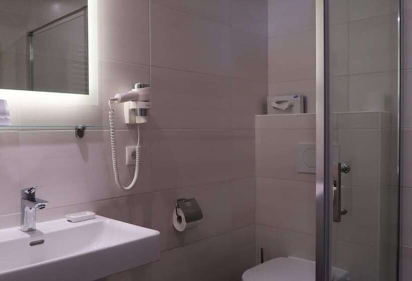 בית מלון כפרי Zomm In Seefeld