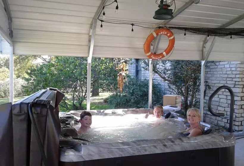 Live Oak B&b