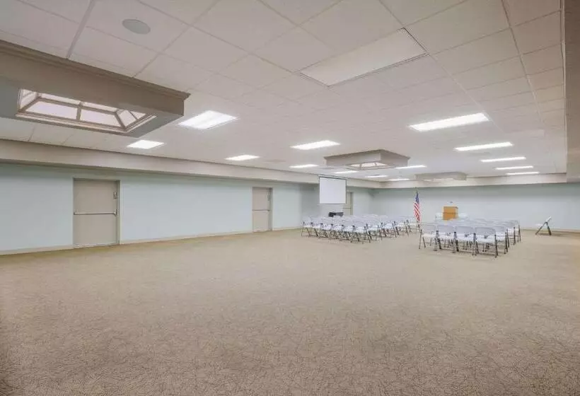 モーテル Econo Lodge