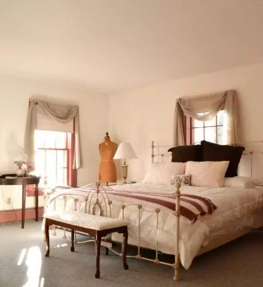 Timber Post Bed & Breakfast