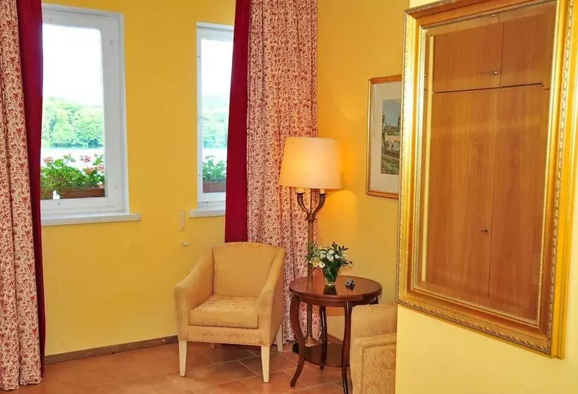 Hotelli Podzamcze - Schlosspension