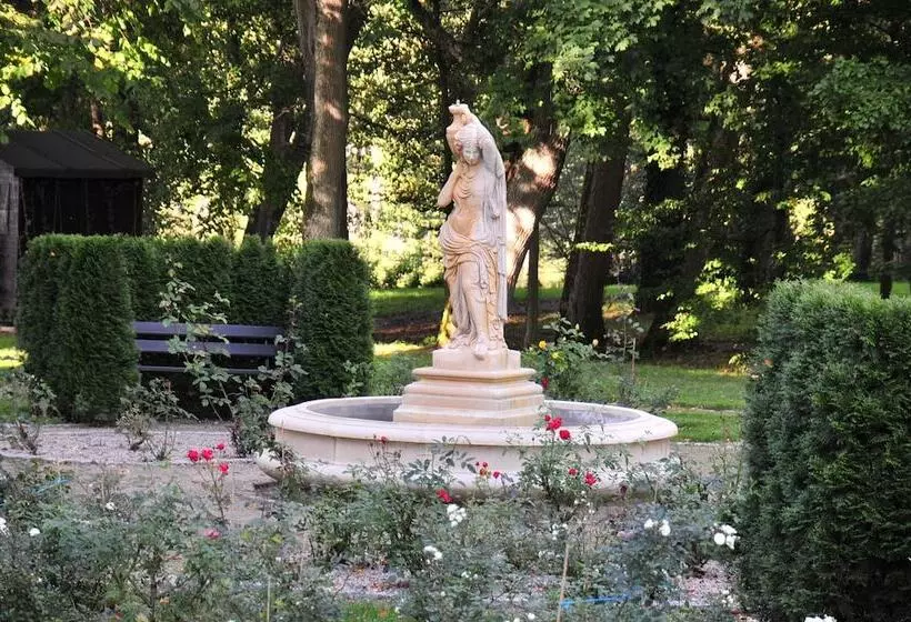 Hotelli Podzamcze - Schlosspension