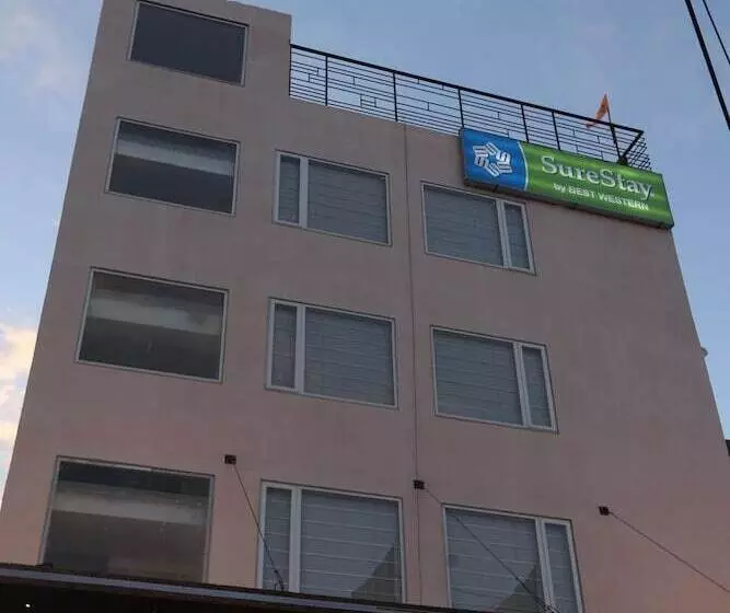 ホテル Surestay By Best Western Lucknow