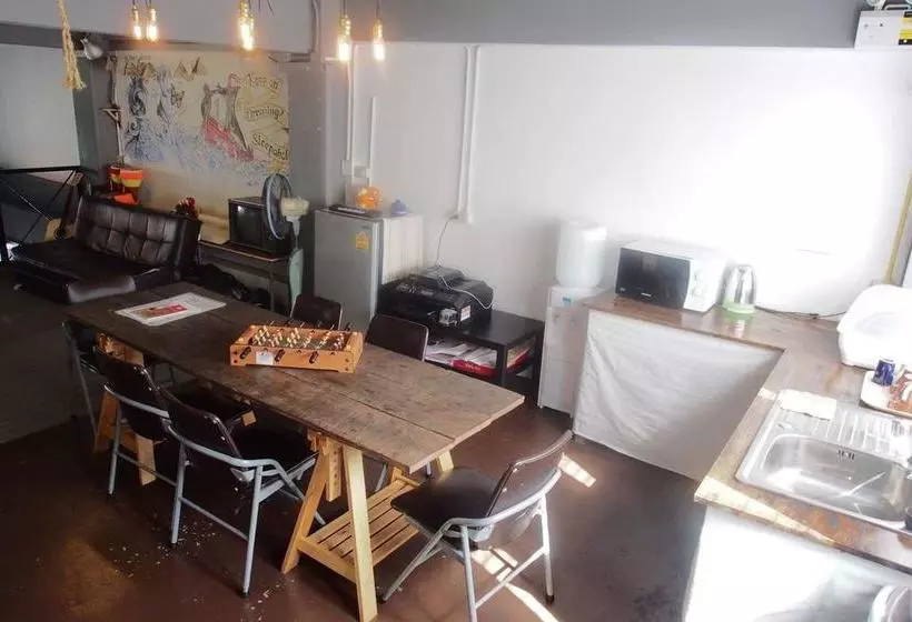 Sleepaholic Hostel
