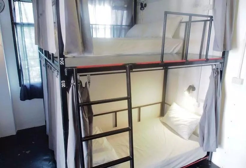 Sleepaholic Hostel