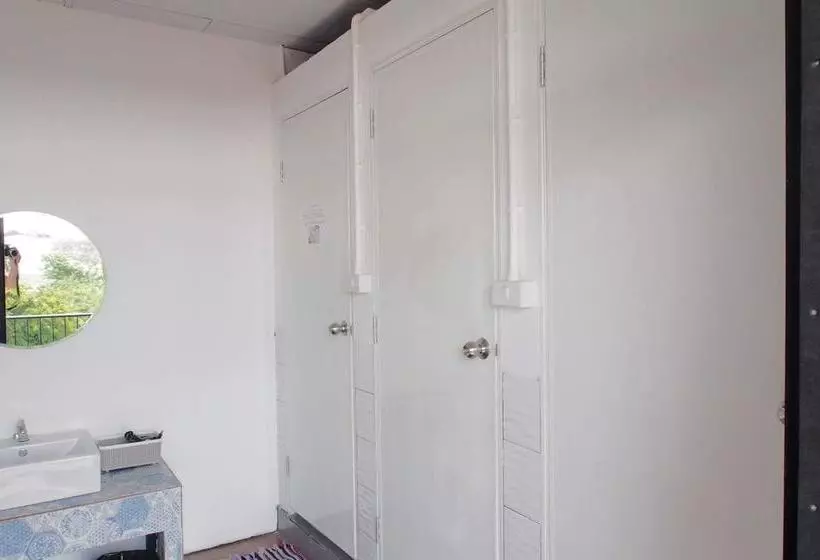 Sleepaholic Hostel