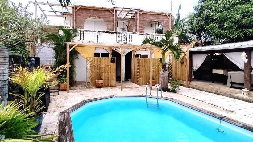 تختخواب و صبحانه La Villa Du Bassin