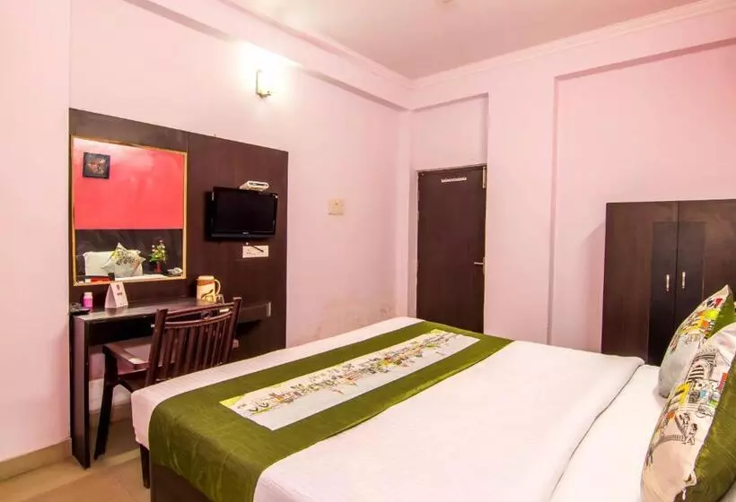 Capital O Hotel Shantila Inn
