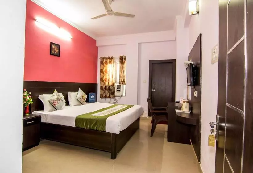 Capital O Hotel Shantila Inn