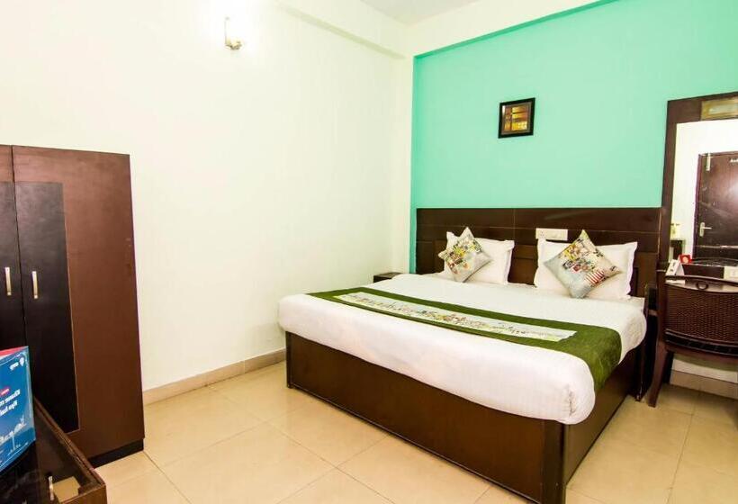 Capital O Hotel Shantila Inn