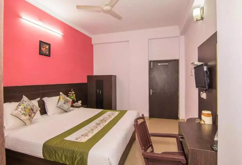 Capital O Hotel Shantila Inn