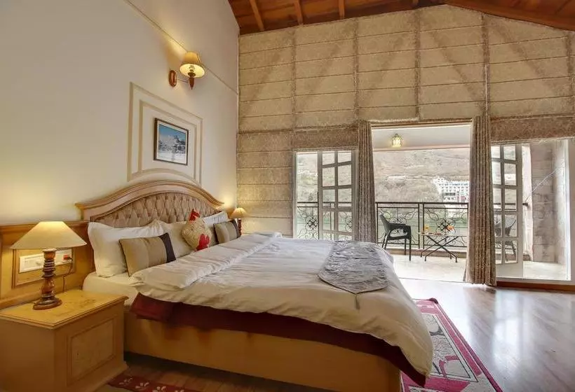 リゾートホテル Neelesh Inn A Luxury Lake View Hotel 20 Kms From Nainital