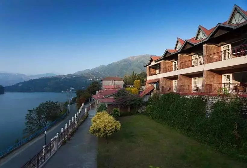 リゾートホテル Neelesh Inn A Luxury Lake View Hotel 20 Kms From Nainital
