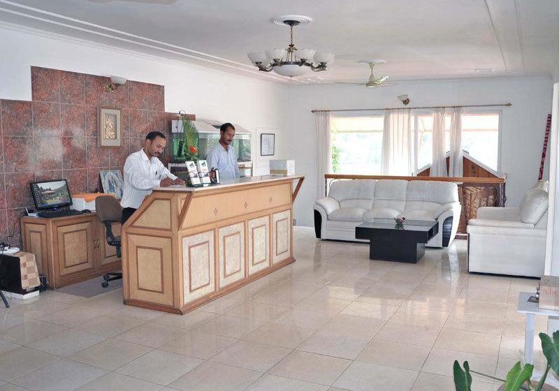 渡假胜地  Neelesh Inn  A Luxury Lake View Hotel  20 Kms From Nainital