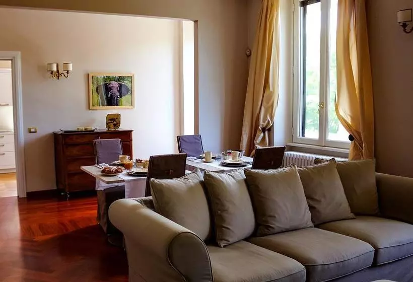 Villa Chiara B&b