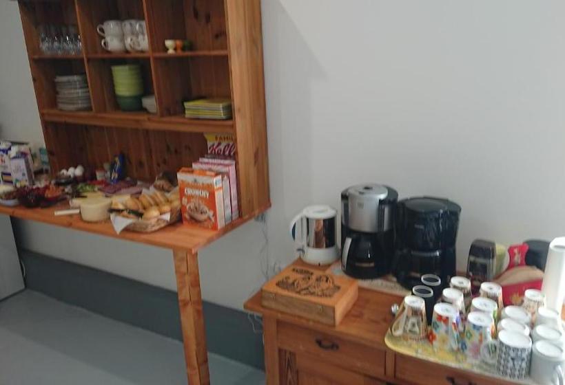 تختخواب و صبحانه Gården Mellan Slotten