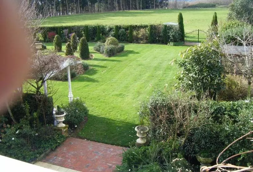 Country Lane Homestay B&b
