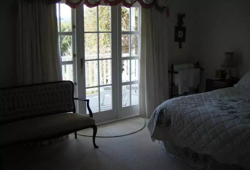Country Lane Homestay B&b