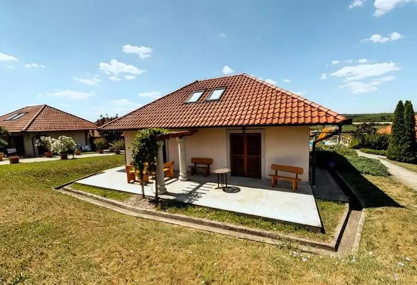 ホテル Egri Korona Borház és Wellness
