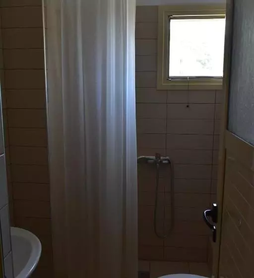 Hotelli Foti Rooms
