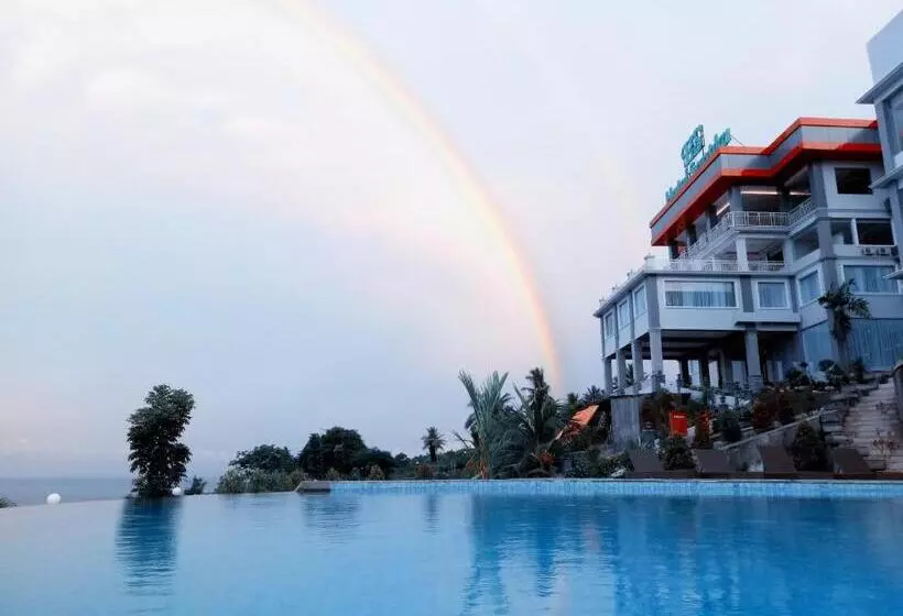 ホテル Santika Luwuk  Sulawesi Tengah
