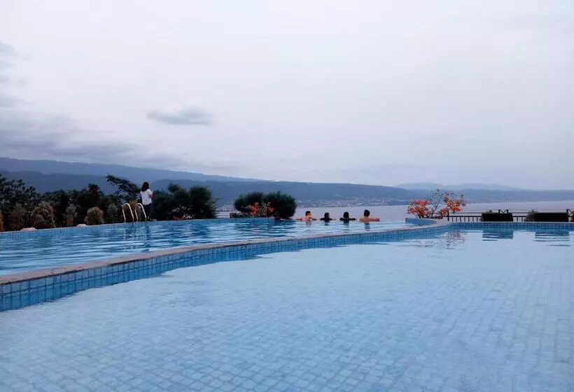 ホテル Santika Luwuk  Sulawesi Tengah