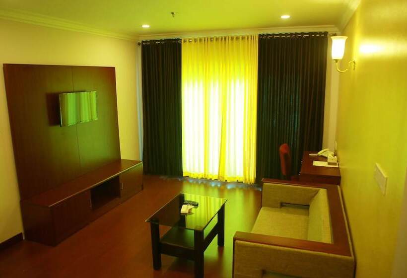 בית מלון כפרי Seashore Residency