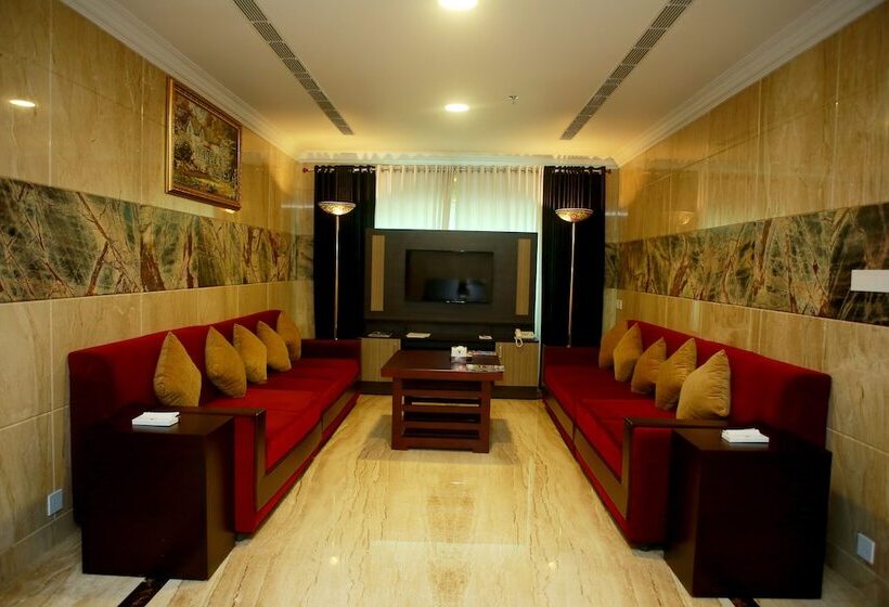 בית מלון כפרי Seashore Residency