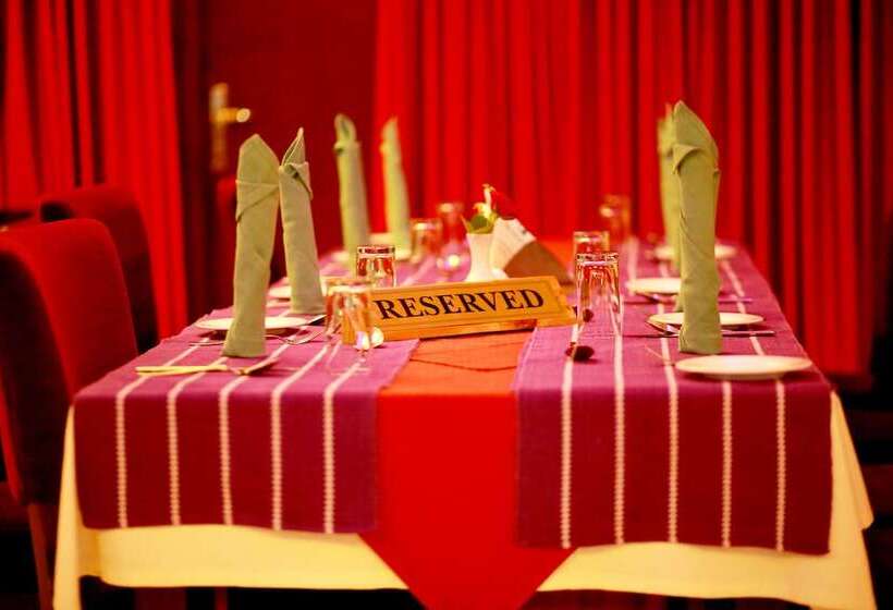 בית מלון כפרי Seashore Residency