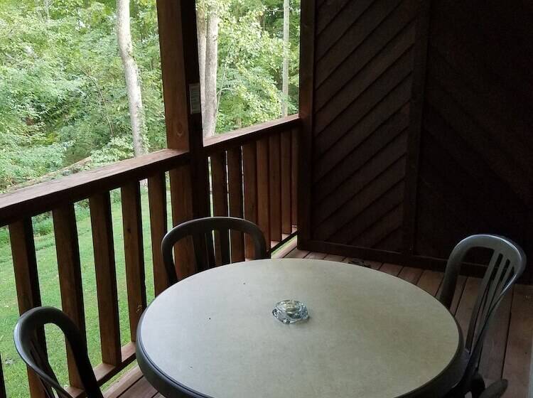 فندق Timber Pointe Resort