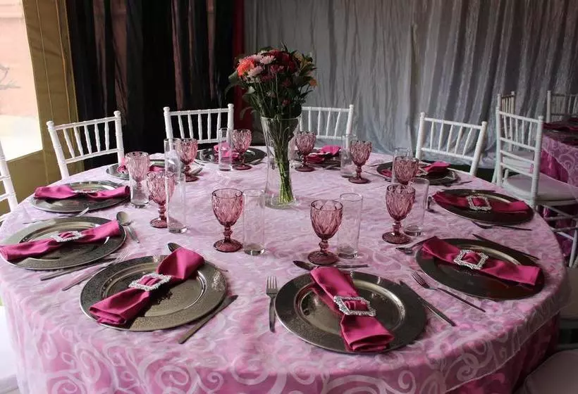 ホテル Visit Vakasha Guest Lodge 1