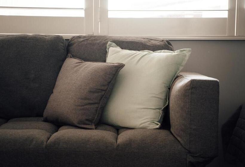 מוטל Lakeview Hideaway