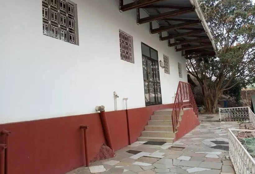 تختخواب و صبحانه Aida House Iringa