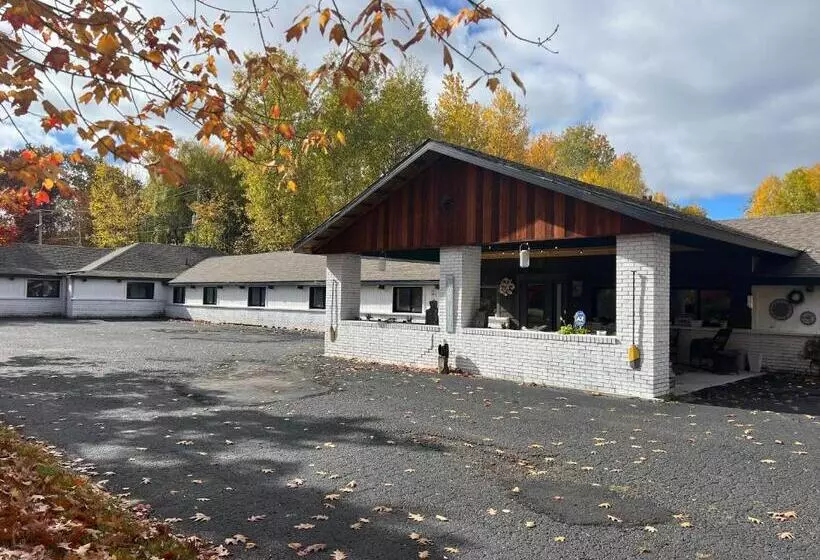 Hotelli Lakehouse Inn