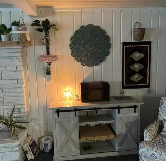 Hotelli Lakehouse Inn