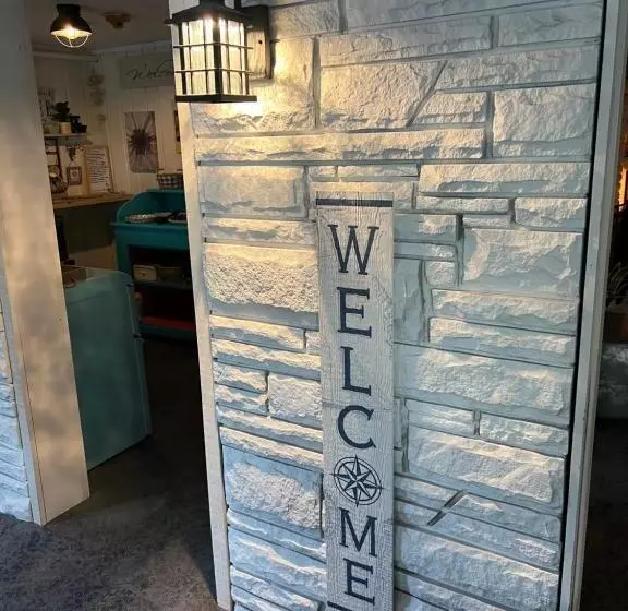 Hotelli Lakehouse Inn