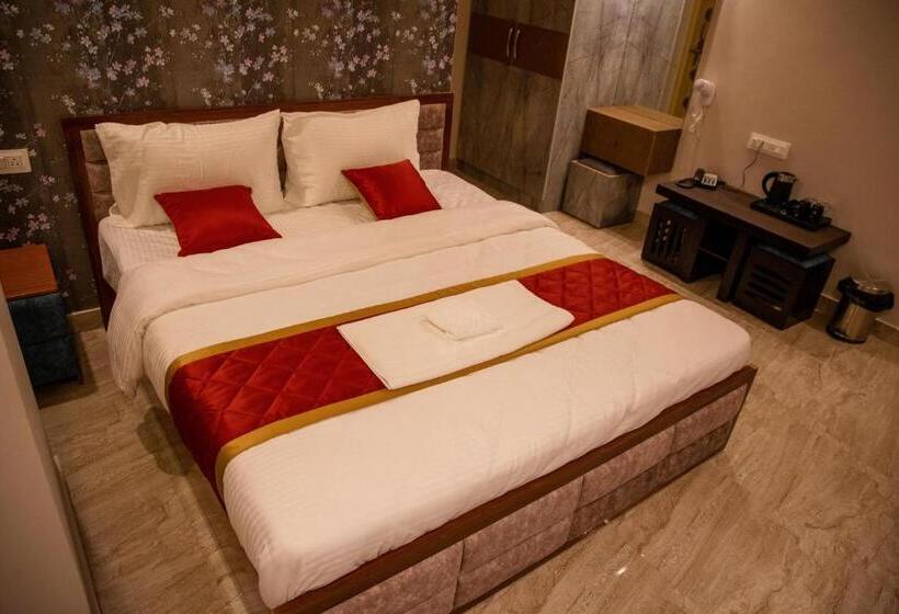 호텔 Serenity Stay Inn