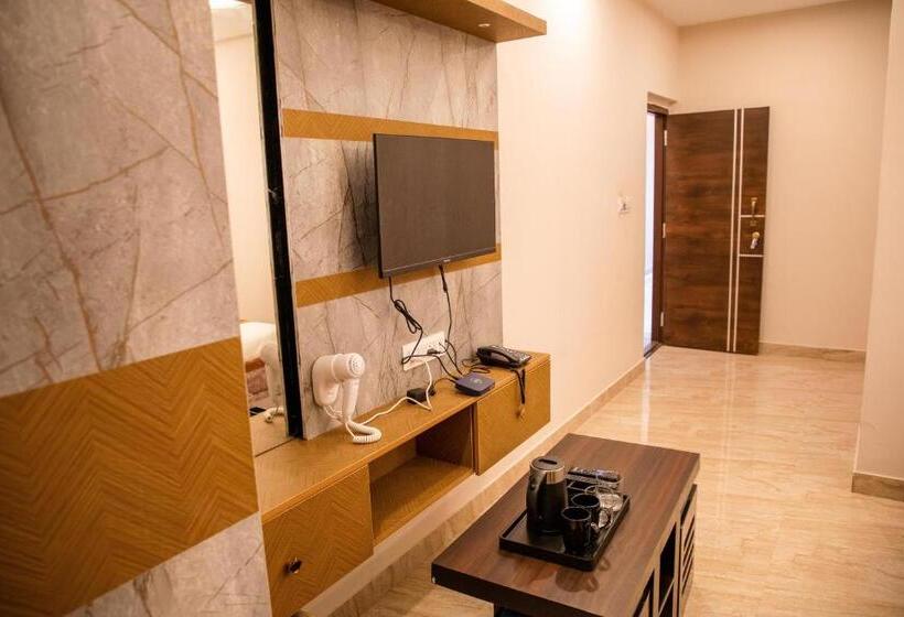 호텔 Serenity Stay Inn