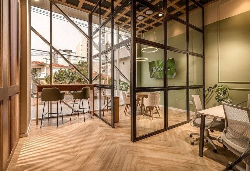 Houze Stay & Residences By Ava