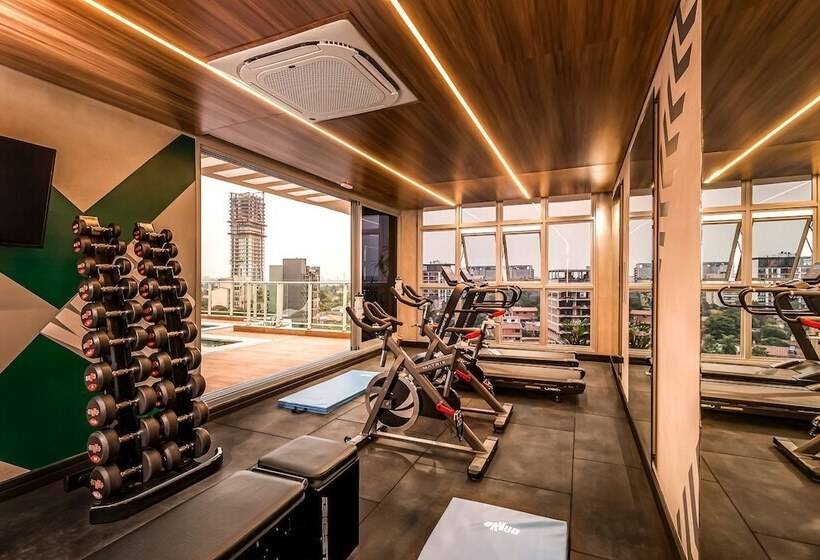 Houze Stay & Residences By Ava