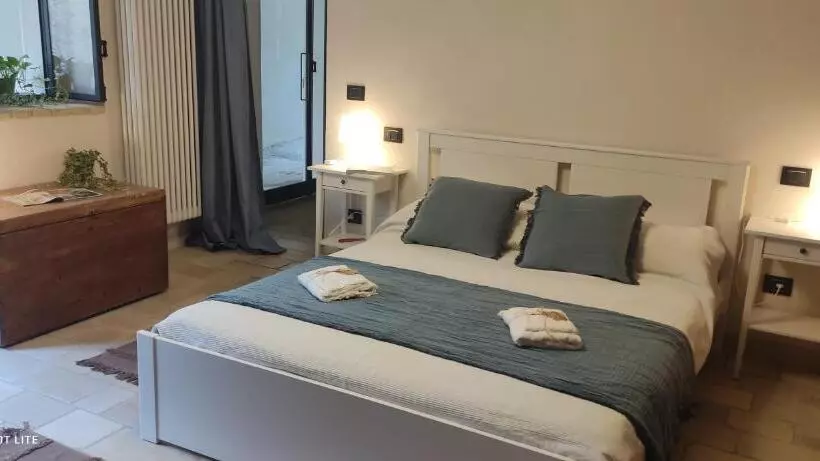 Majatalo Casa Corte   Le Bouganville B&b