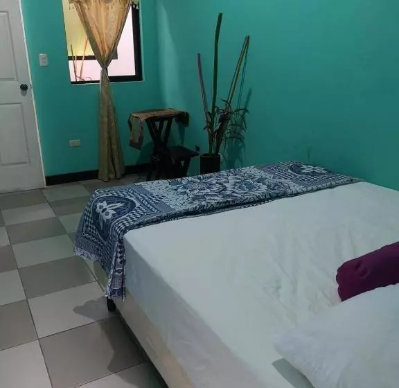 ペンション Hostal Casaca