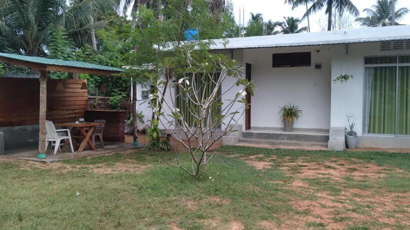 Pensió Sun Beach Villa