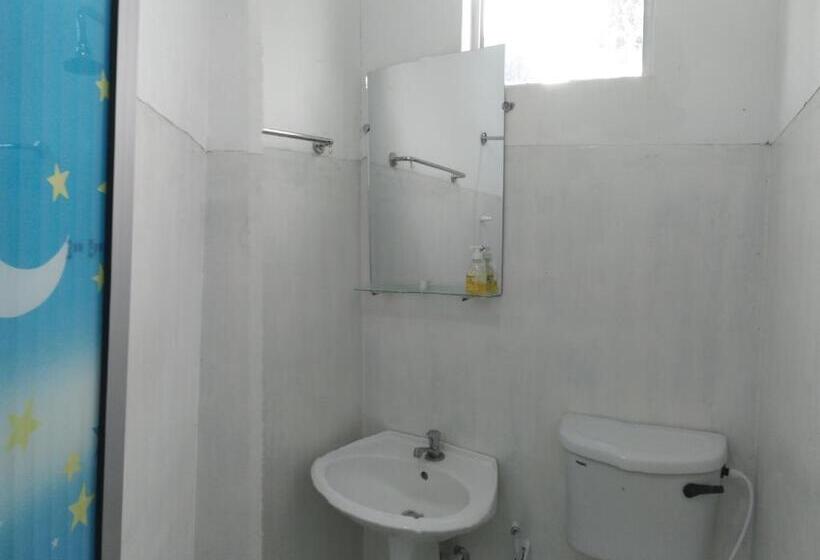 Pensió Sun Beach Villa