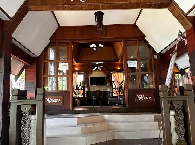 Shari La Perhentian Island Resort