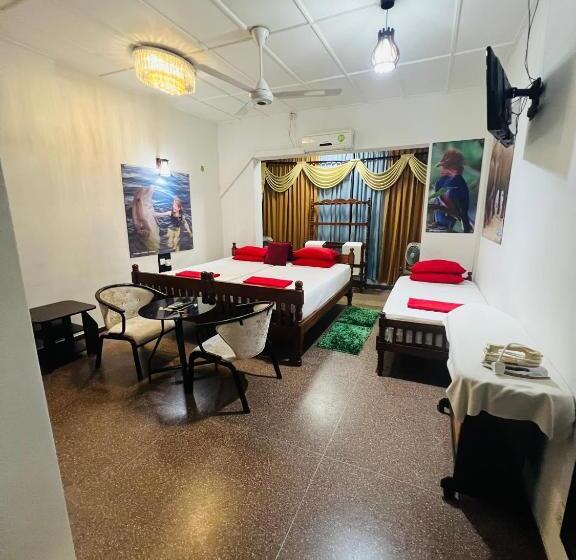 ユースホステル Senathilaka Guest Inn