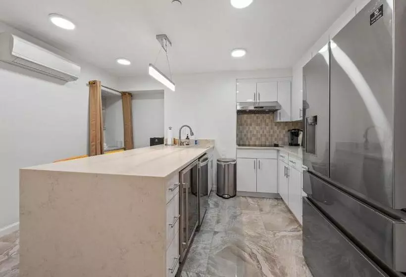 هتل Active Central Park East 3bedrooms 2 Bathrooms 1700 Sf