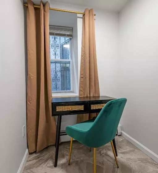 هتل Active Central Park East 3bedrooms 2 Bathrooms 1700 Sf