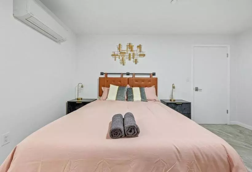 هتل Active Central Park East 3bedrooms 2 Bathrooms 1700 Sf