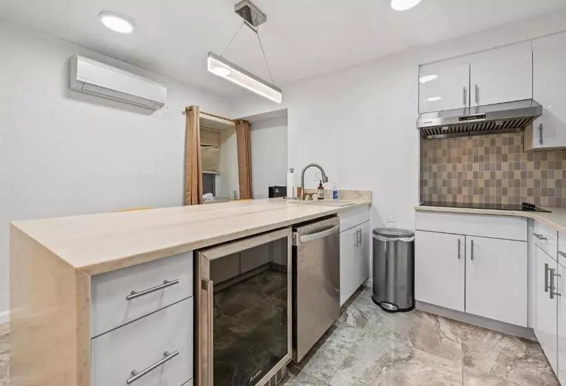 هتل Active Central Park East 3bedrooms 2 Bathrooms 1700 Sf